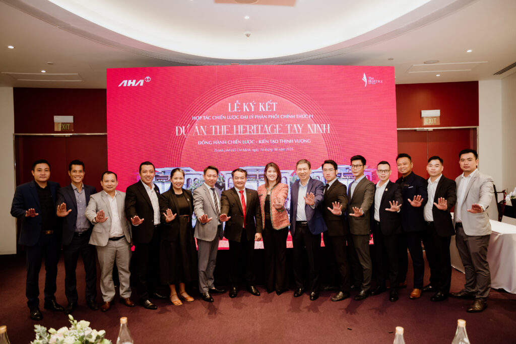 Lễ ký kết hợp tác chiến lược giữa AHA Việt Nam và Hệ thống đại lý phân phối chính thức F1 Dự án The Heritage Tay Ninh.